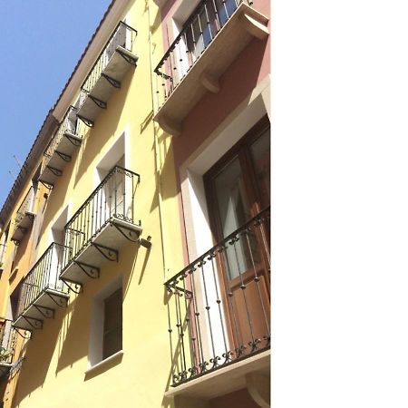Oldtown Romantic Apartment Кальяри Экстерьер фото
