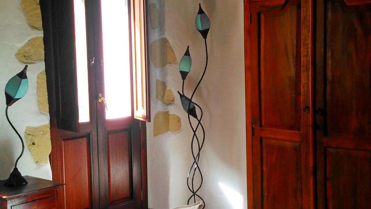 Oldtown Romantic Apartment Кальяри Экстерьер фото